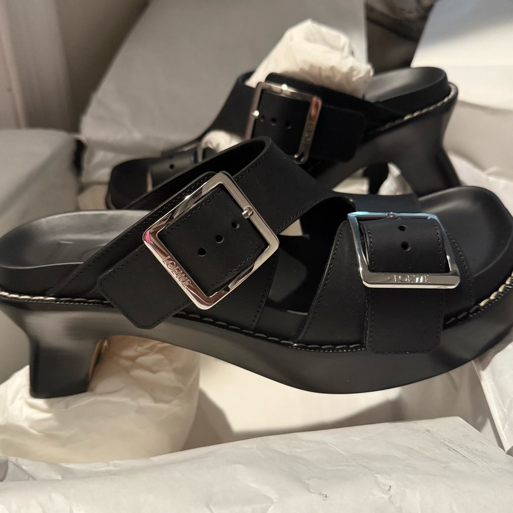 LOEWE Ease Leather Sandals